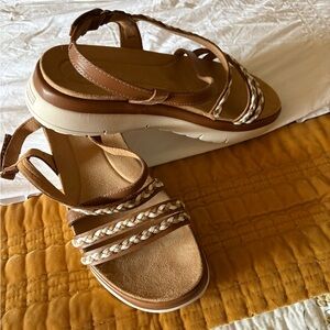 NWOT NEVER WORN BareTraps Tan and Cream Braided Sandals.